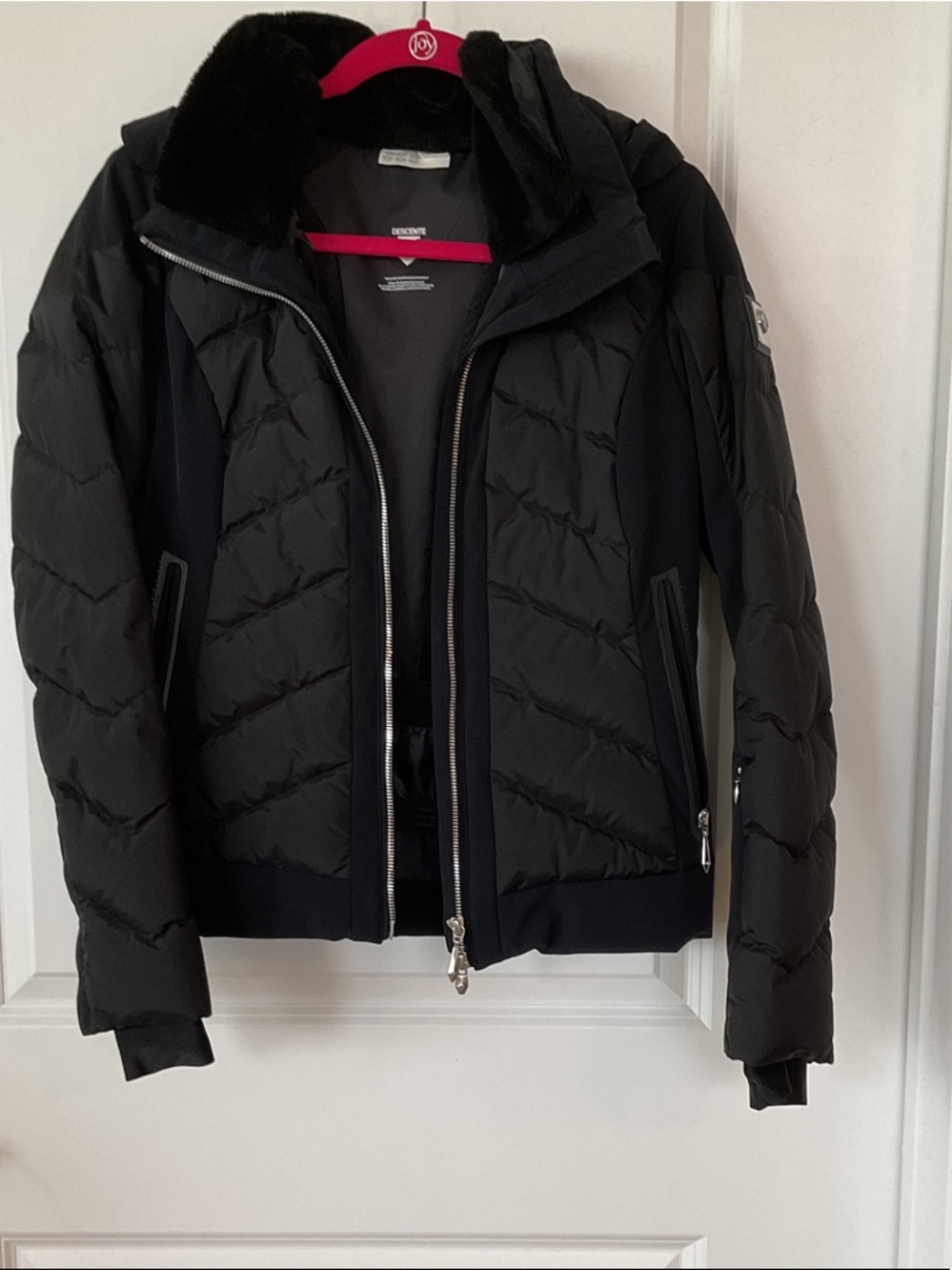 Descente Black Quilted Hooded ski jacket
